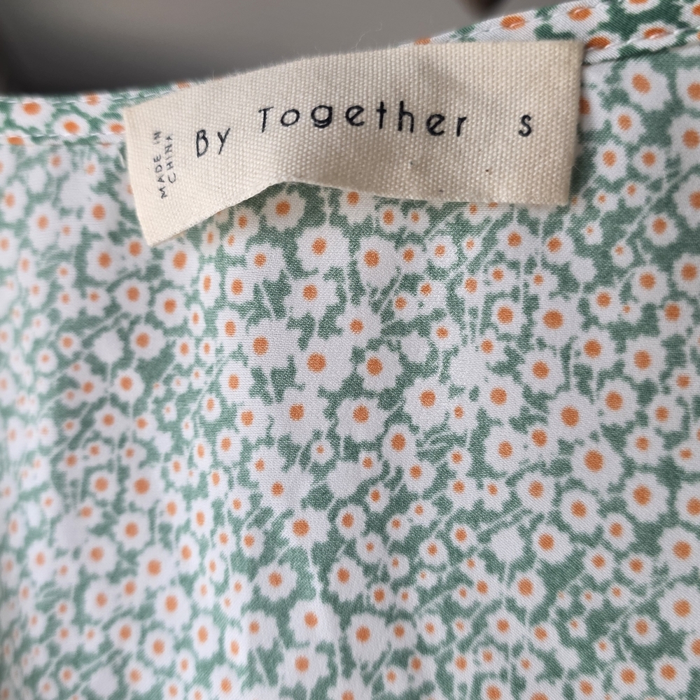 By Together Green Floral Blouse - Picture 3 of 5
